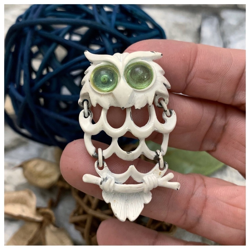 Vintage White Enamel Green Cabochon Green Eye Figural Articulated Owl Brooch Pin